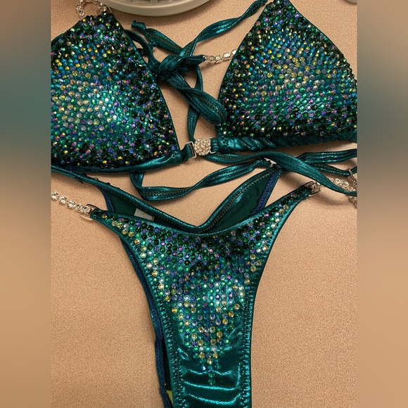 NPC wellness competition suit - Picture 1 of 3